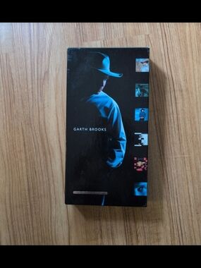 Garth Brooks Blue Jacket Collector CD Box Set